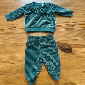 Tahari green velvet ribbed ruffle long sleeve pant set SIZE 0-3M